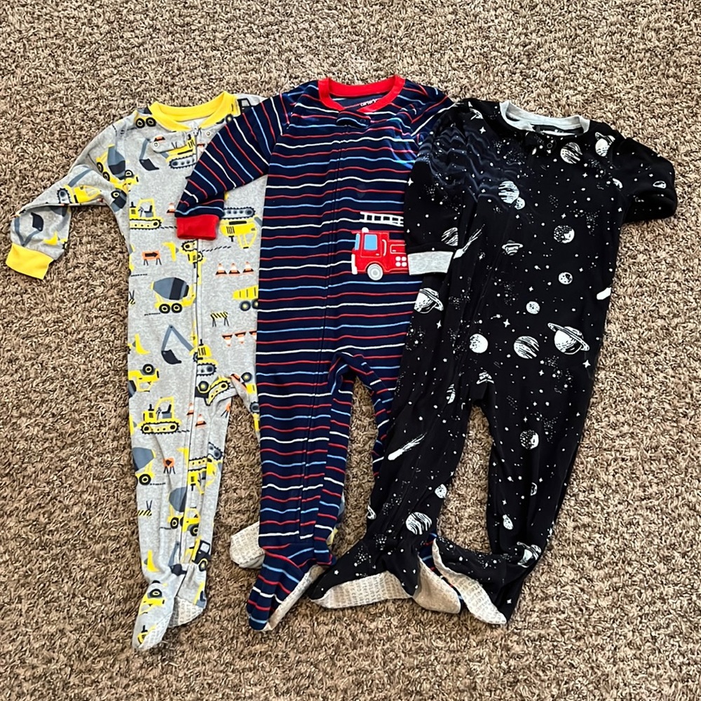 Bundle of winter footsie pajamas for 24 months 2T